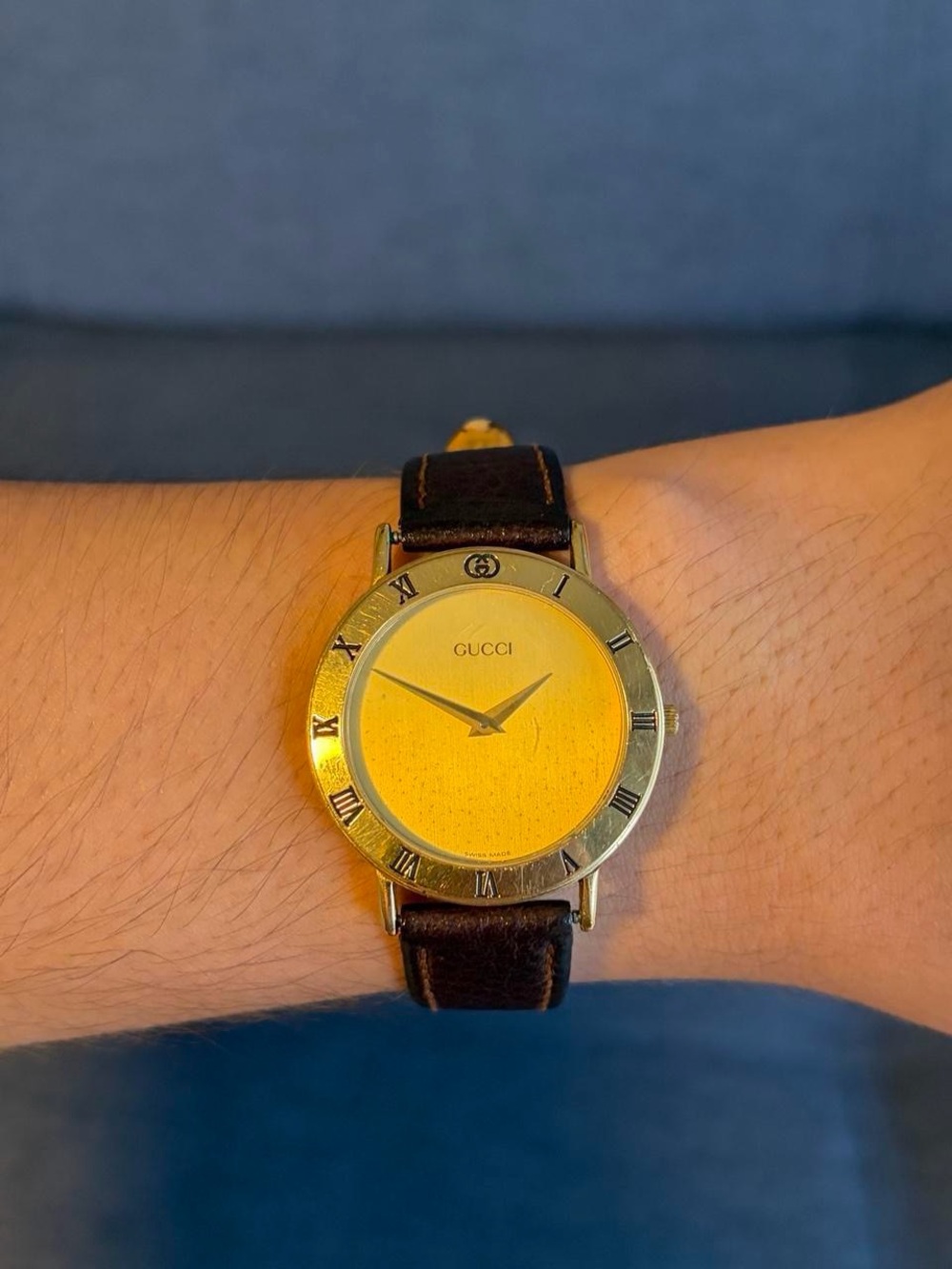 UNISEX Vintage Gucci 3000.2M 18k gold plated watch